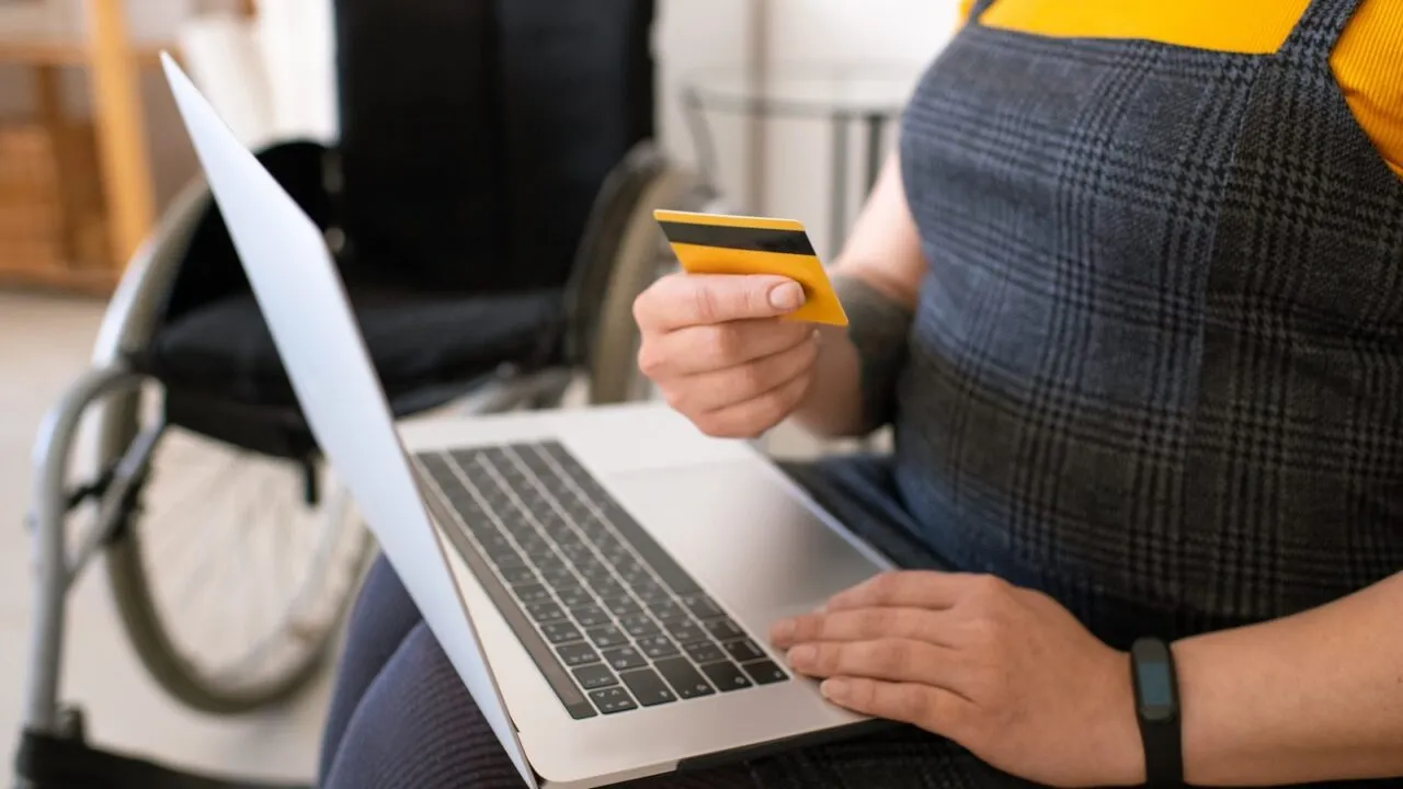 Black Friday: ofertele aduc clienții pe site. Pot aceștia să finalizeze comanda?